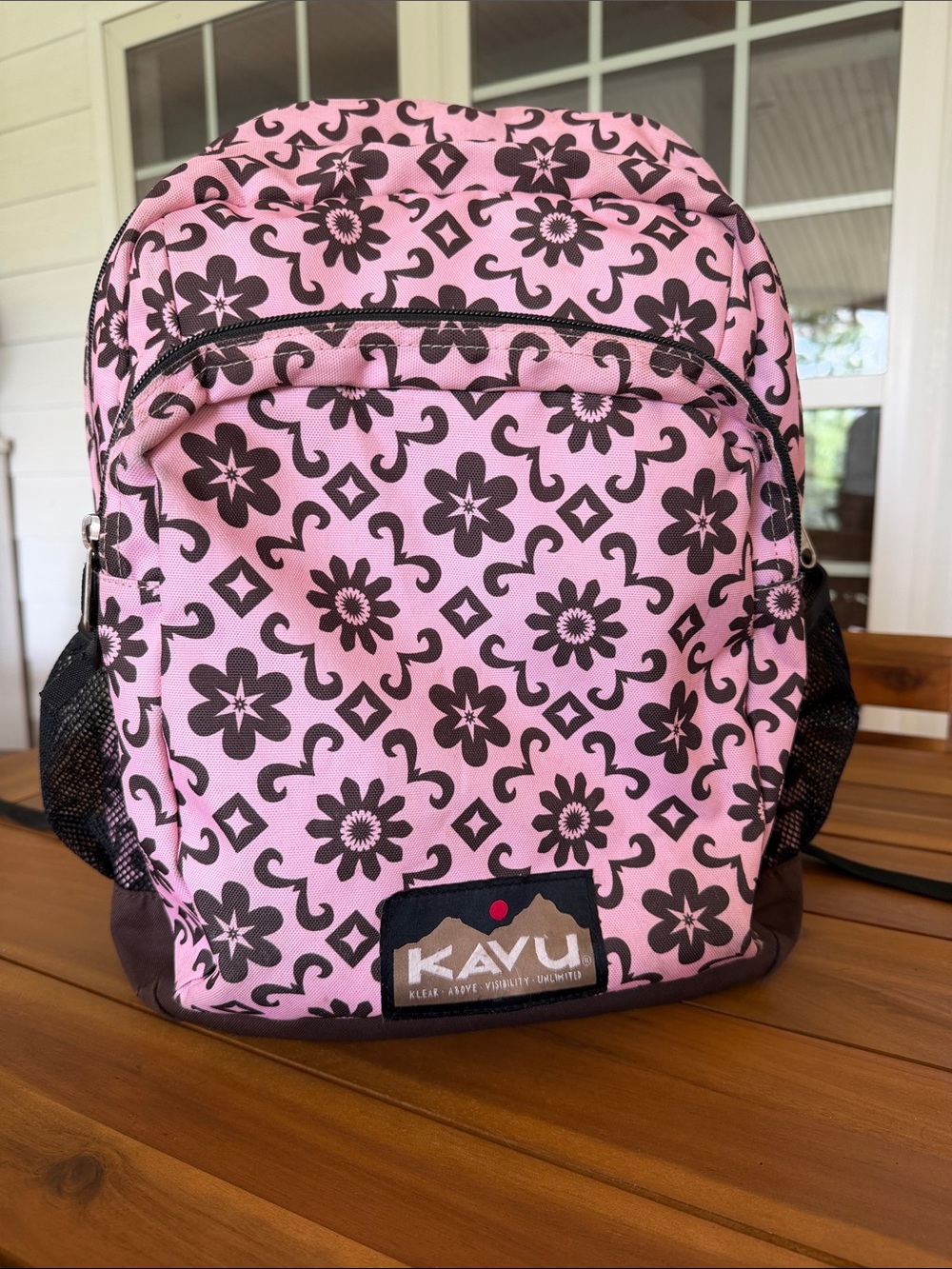KAVU XL book bag w/ 5 zipper pockets & lots more